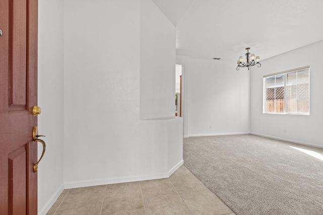 15 Jorgi Ct, Sacramento, CA 95833