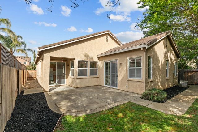 15 Jorgi Ct, Sacramento, CA 95833