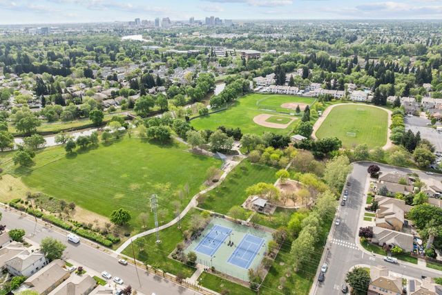 15 Jorgi Ct, Sacramento, CA 95833