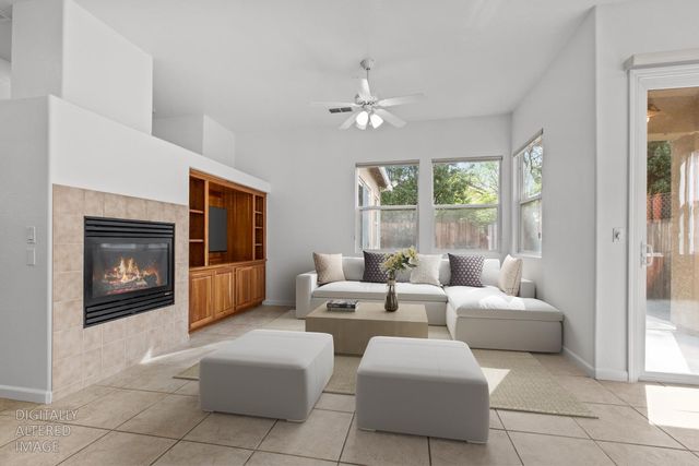 15 Jorgi Ct, Sacramento, CA 95833