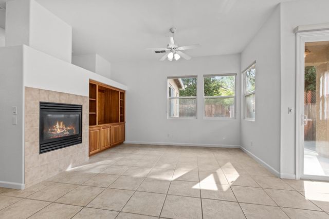 15 Jorgi Ct, Sacramento, CA 95833