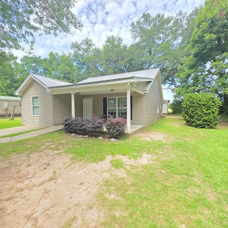 101 Henry Ashley Dr., Ashford, AL 36312