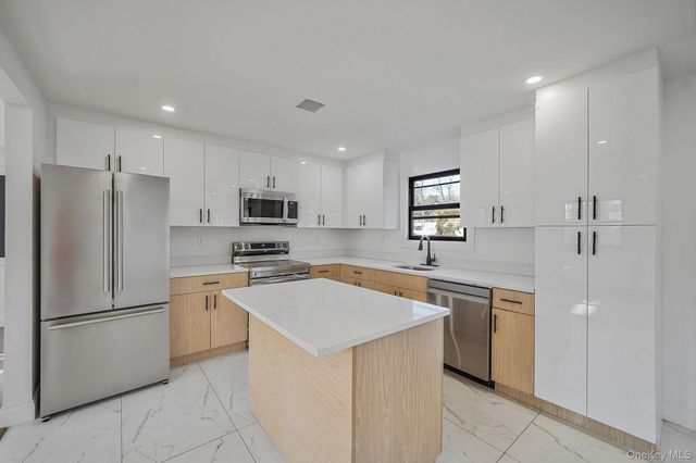 426 Lucerne Avenue, Shirley, NY 11967