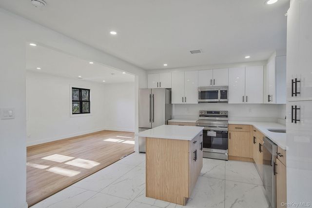 426 Lucerne Avenue, Shirley, NY 11967