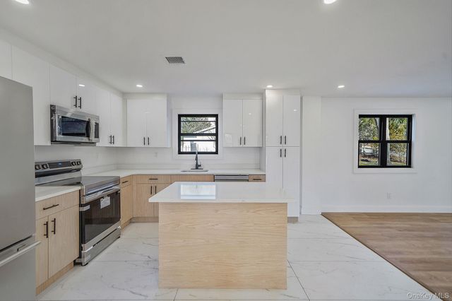 426 Lucerne Avenue, Shirley, NY 11967