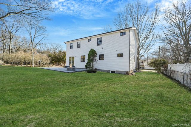 426 Lucerne Avenue, Shirley, NY 11967