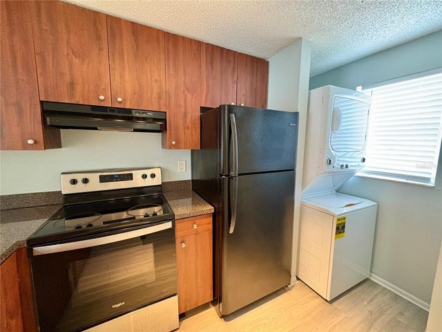 408 57TH AVENUE DRIVE E A, Bradenton, FL 34203