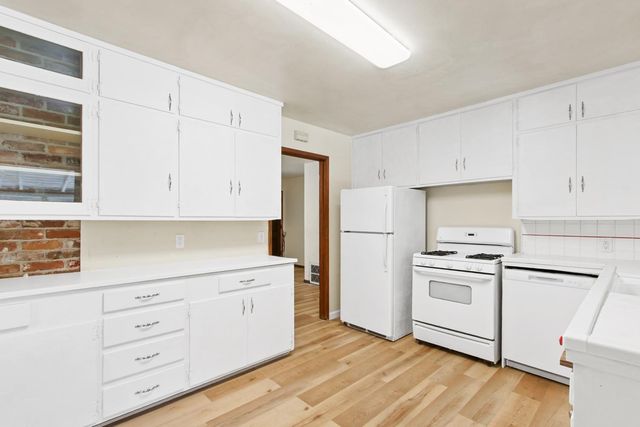 2705 Clover Ln, Sacramento, CA 95821