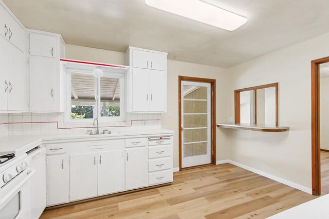2705 Clover Ln, Sacramento, CA 95821