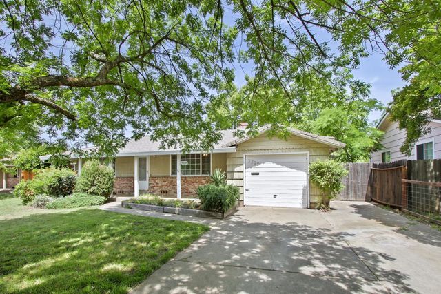 2705 Clover Ln, Sacramento, CA 95821