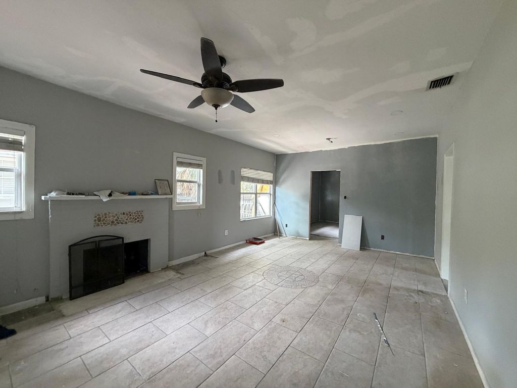 631 37TH Street 631, West Palm Beach, FL 33407
