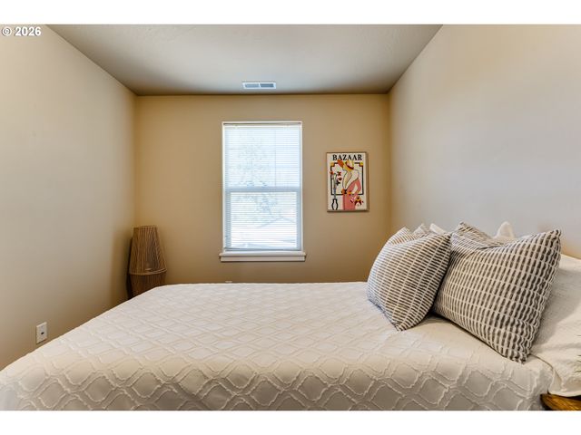 3224 SORREL Way, Eugene, OR 97401