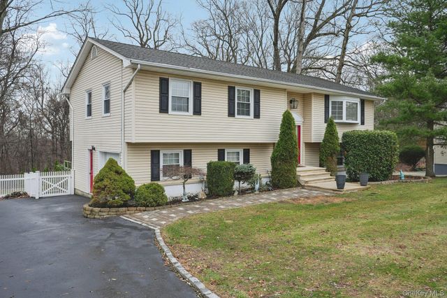 123 Gatto Lane, Pearl River, NY 10965