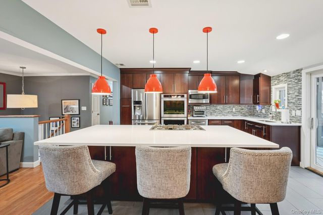 123 Gatto Lane, Pearl River, NY 10965