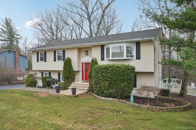 123 Gatto Lane, Pearl River, NY 10965