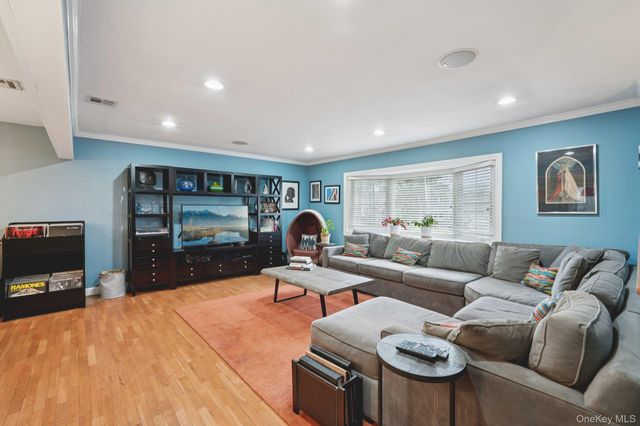 123 Gatto Lane, Pearl River, NY 10965