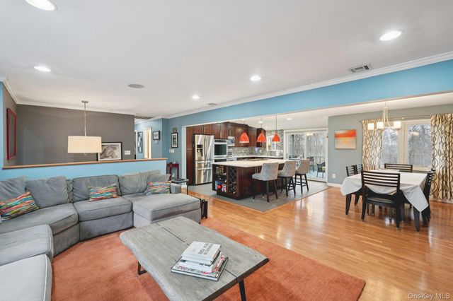 123 Gatto Lane, Pearl River, NY 10965