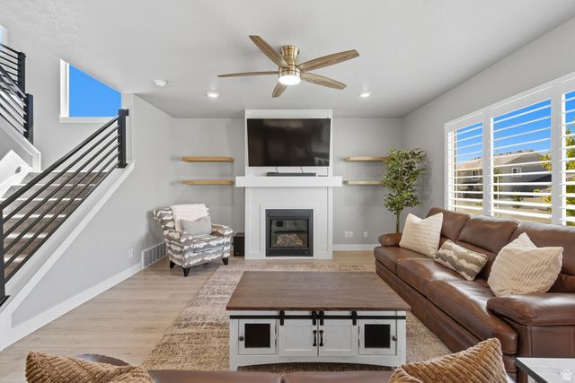 572 S CHAMBERLAIN ST, Mapleton, UT 84664