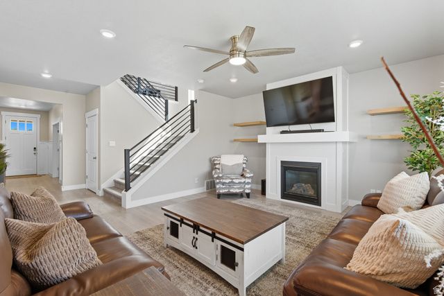 572 S CHAMBERLAIN ST, Mapleton, UT 84664