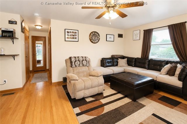 875 S Washington Street, St Albans, WV 25177