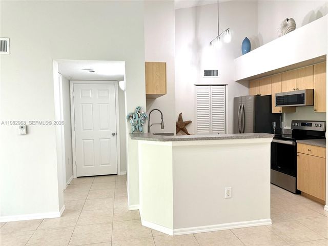 1020 Villa Ln 1020, Boynton Beach, FL 33435