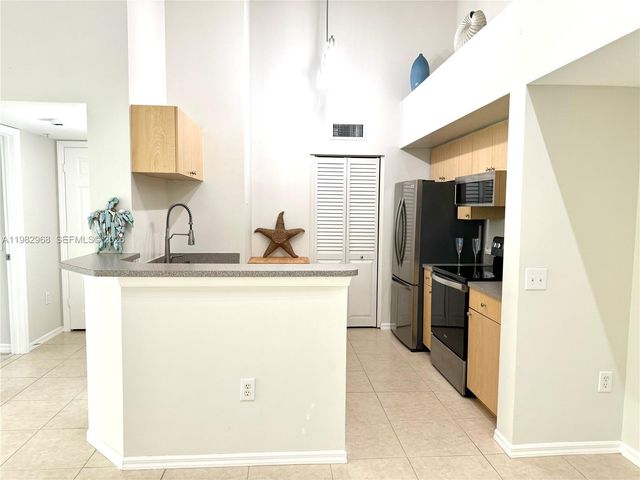 1020 Villa Ln 1020, Boynton Beach, FL 33435