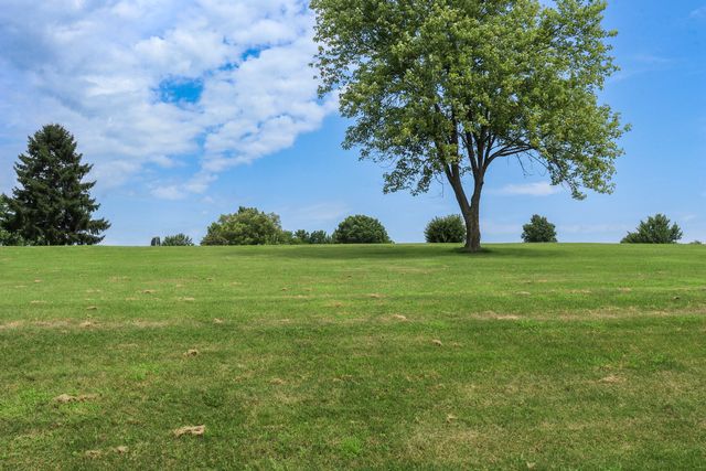 3900 Pine Hill Road, Sterling, IL 61081