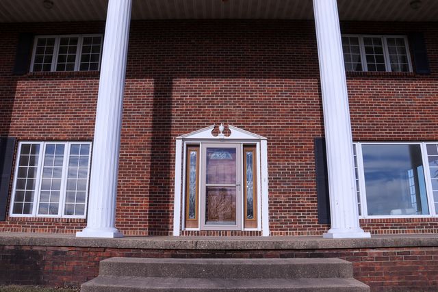 3900 Pine Hill Road, Sterling, IL 61081