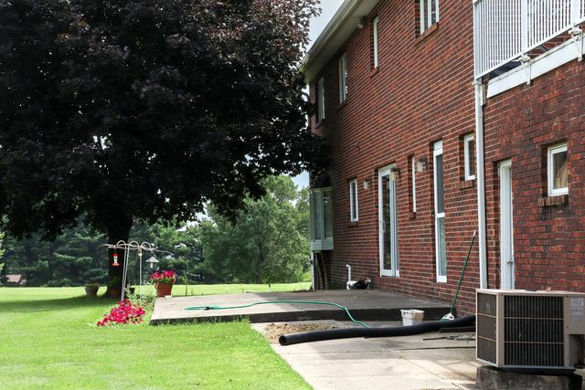 3900 Pine Hill Road, Sterling, IL 61081