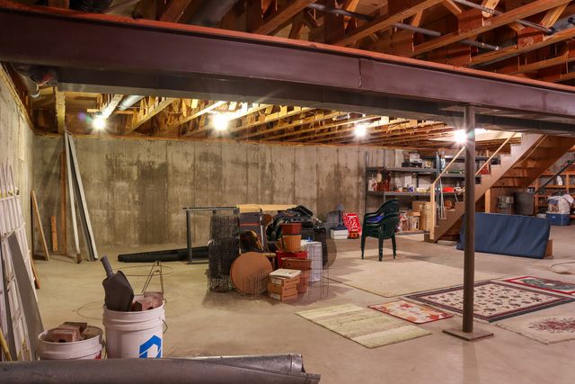 3900 Pine Hill Road, Sterling, IL 61081