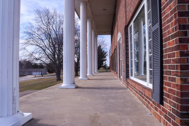 3900 Pine Hill Road, Sterling, IL 61081