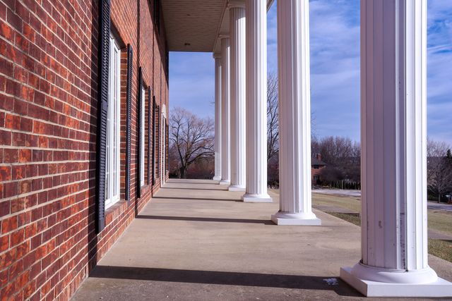 3900 Pine Hill Road, Sterling, IL 61081