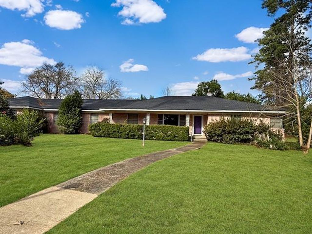 412 Neal Street, Jasper, TX 75951