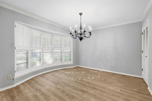 2505 Oak Manor Court, Arlington, TX 76012