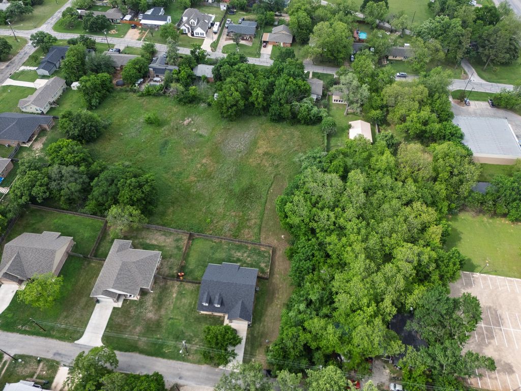 209 8th Street, Joshua, TX 76058