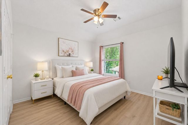 5707 Oakwell Station Court, Humble, TX 77346