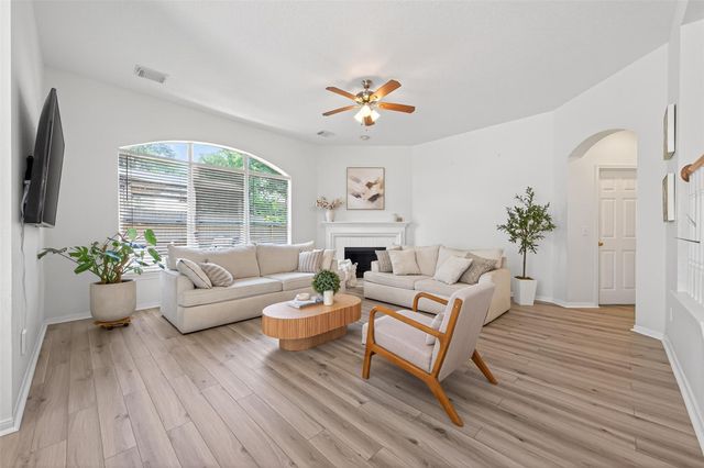 5707 Oakwell Station Court, Humble, TX 77346