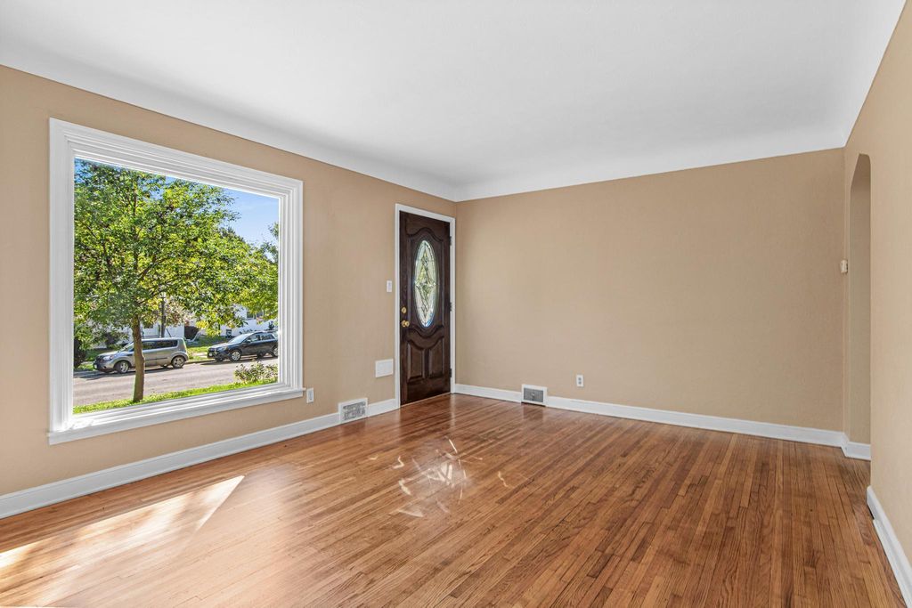 1347 Searle Street, Saint Paul, MN 55130 — photo 2