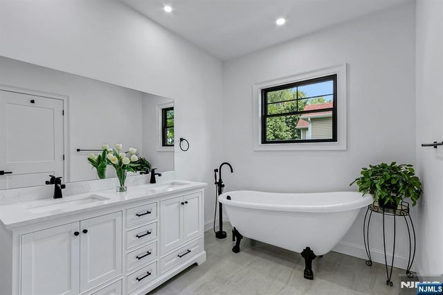 25 Charles Place, Old Tappan, NJ 07675