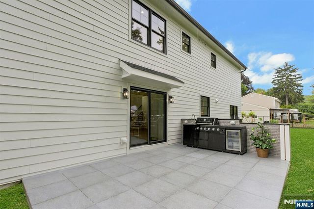 25 Charles Place, Old Tappan, NJ 07675