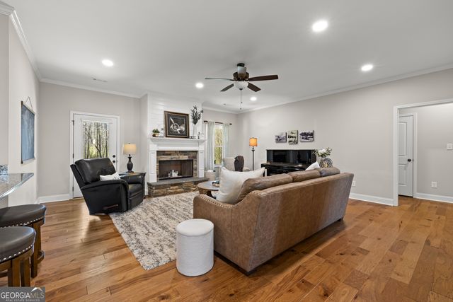 723 Sid Hunter Road, Senoia, GA 30276