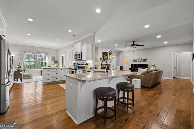 723 Sid Hunter Road, Senoia, GA 30276