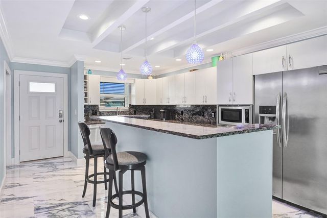 2330 NE 36th Street 9, Lighthouse Point, FL 33064