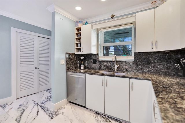 2330 NE 36th Street 9, Lighthouse Point, FL 33064