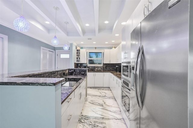 2330 NE 36th Street 9, Lighthouse Point, FL 33064