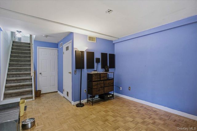 13 Knoll View, Ossining, NY 10562