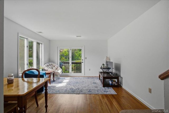 13 Knoll View, Ossining, NY 10562