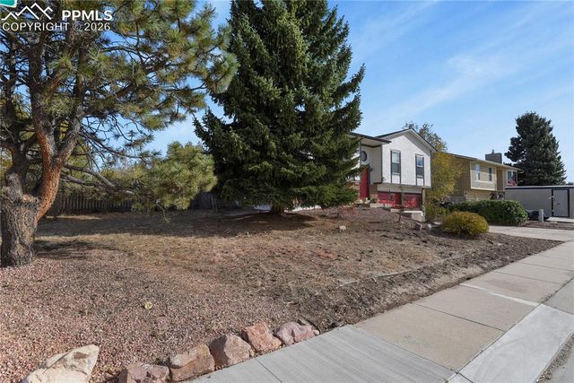 2965 Maroon Bells Avenue, Colorado Springs, CO 80918