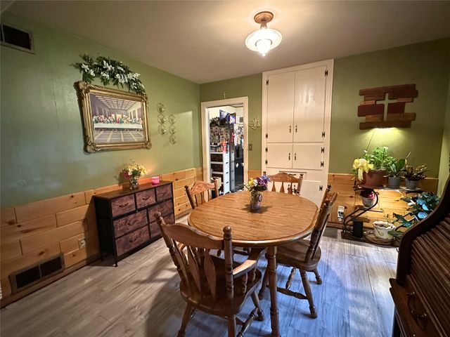 1832 E Polk, Paris, TX 75460
