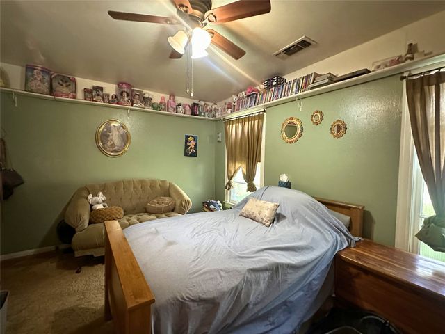 1832 E Polk, Paris, TX 75460